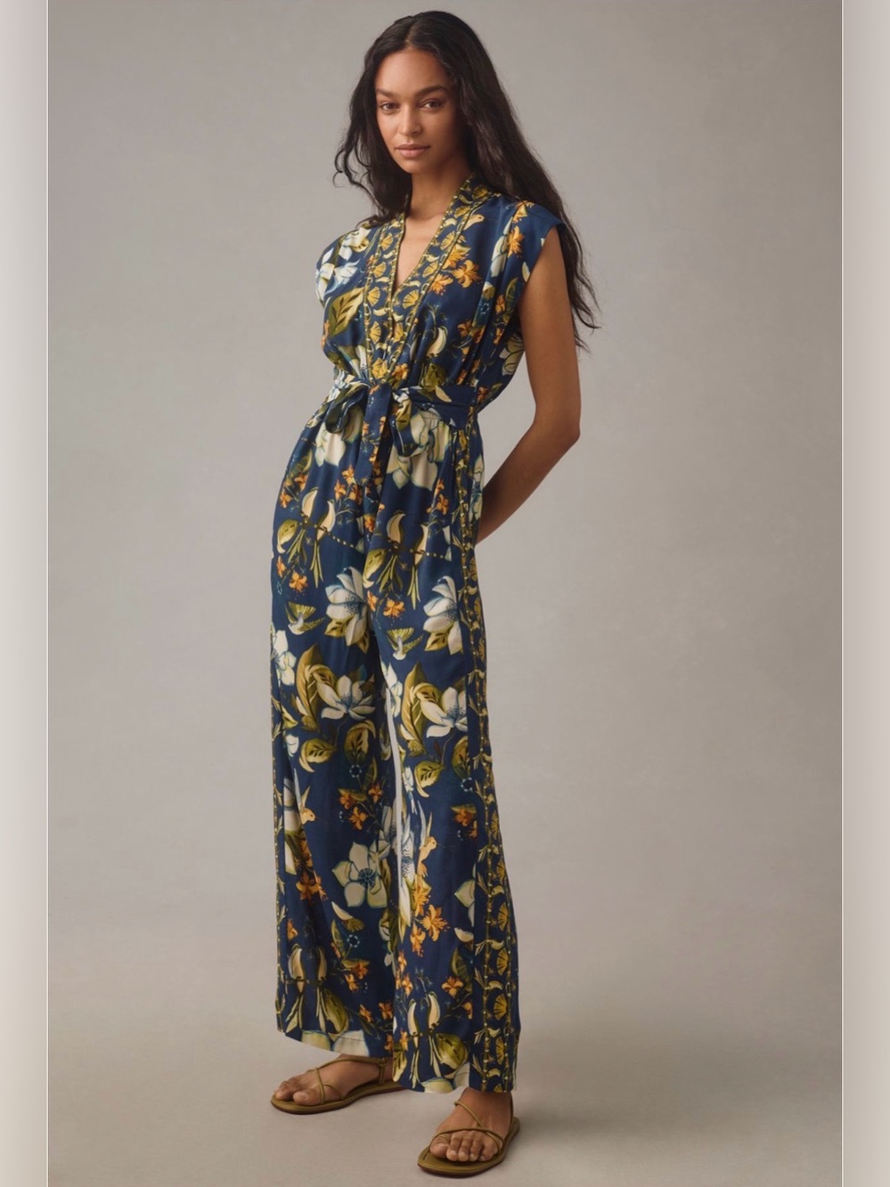 NWT Farm Rio x Anthropologie
Hummingbird Floral Jumpsuit